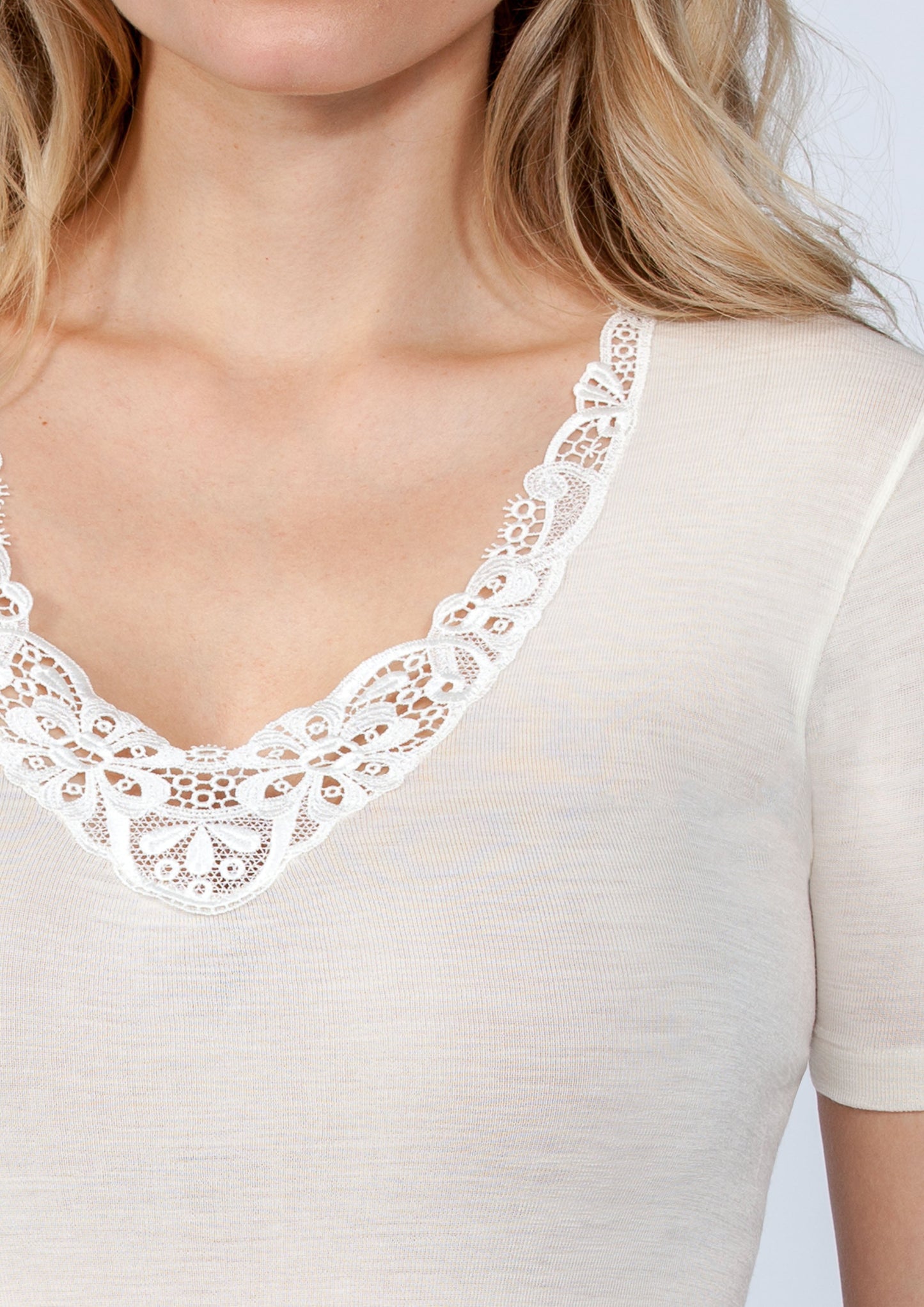 EGi Luxury Merino Wool Silk Women's Short Sleeve T-Shirt with Lace Trimming. Proudly Made in Italy.(146)