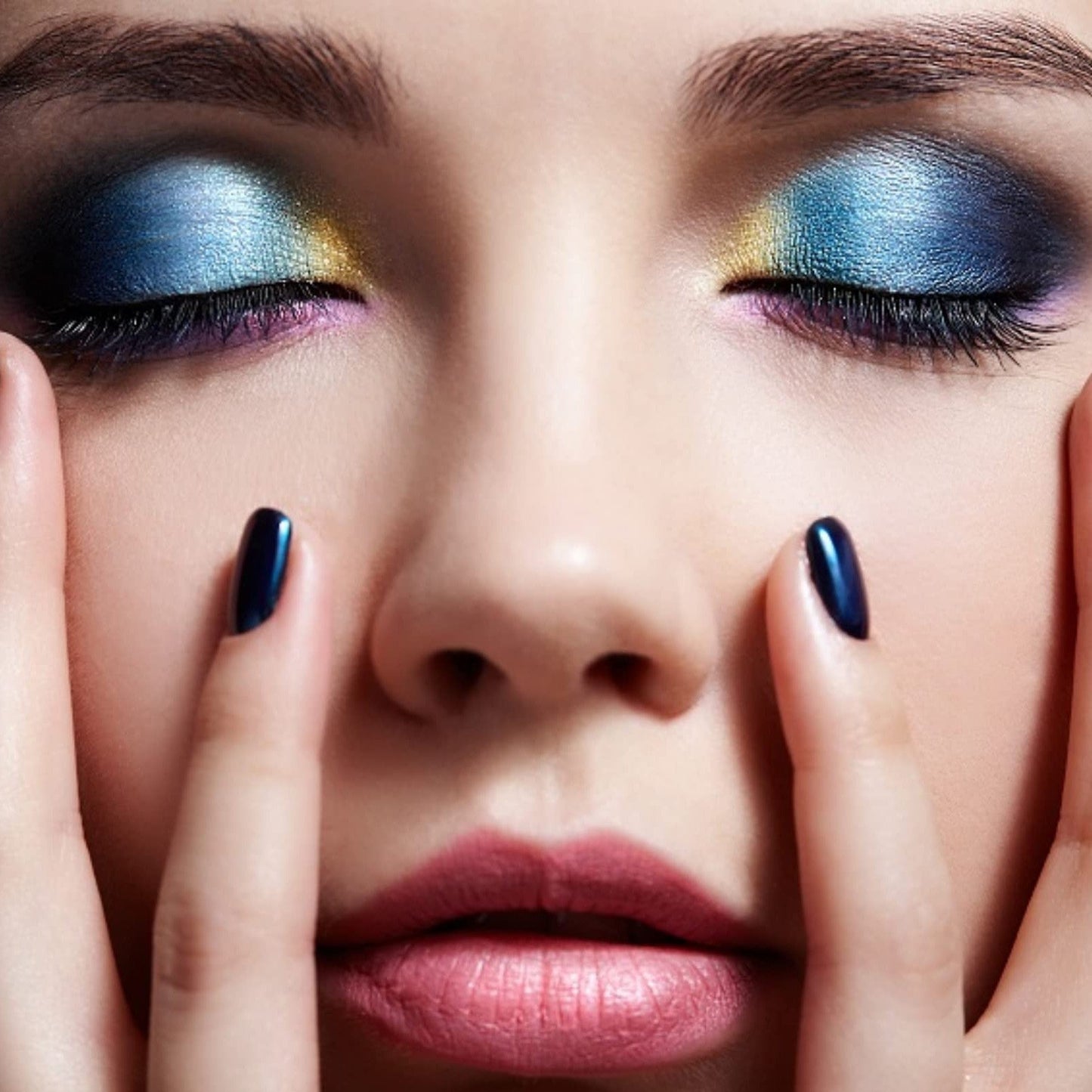 REVOLUTION New Fantasy Shadow Palette