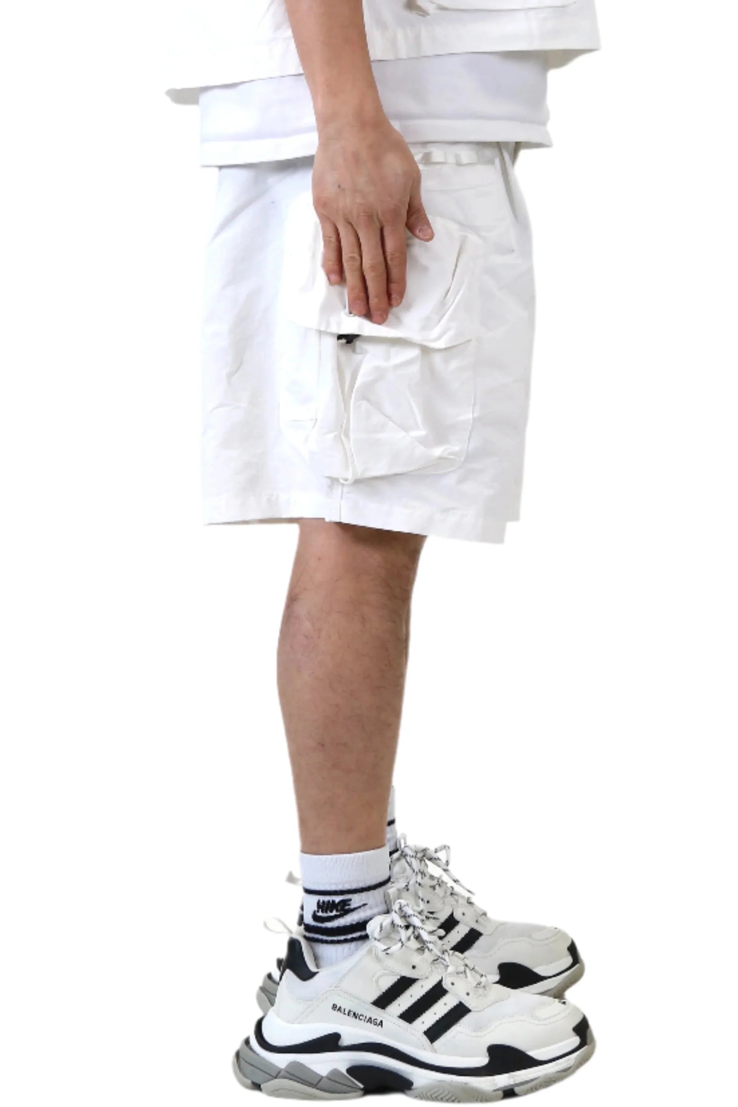 REVOL Fine Twill Wide bottom opening short pants.