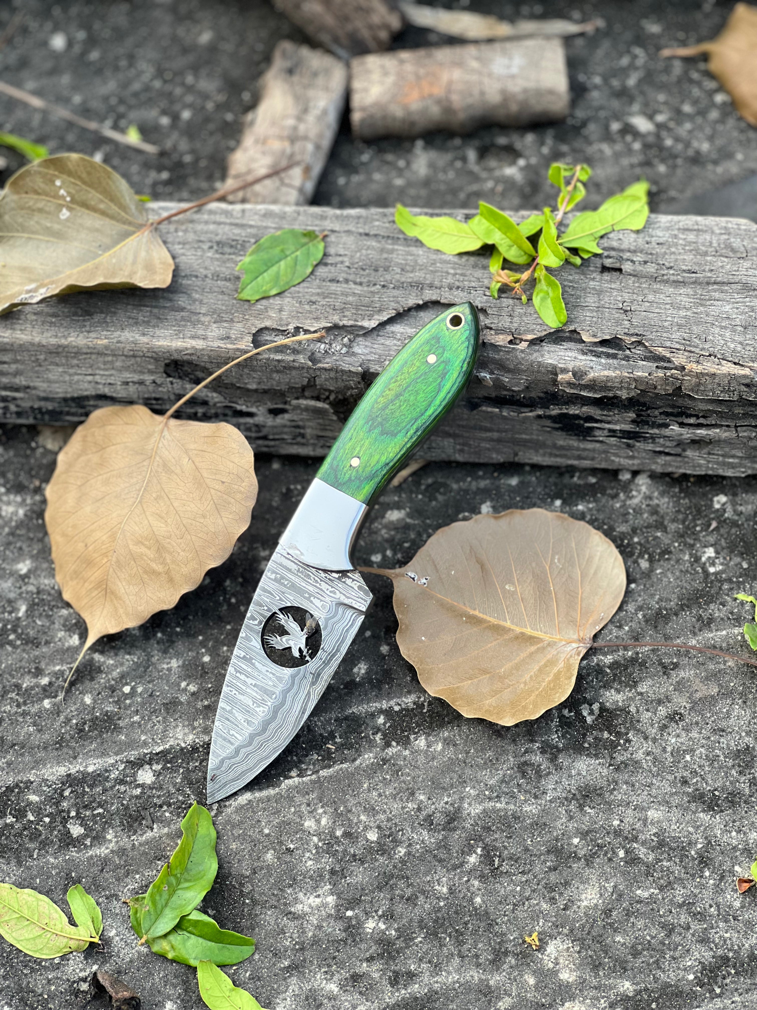 Skinner Knives – 8" Forged Damascus Steel Blade with Pakkawood/Wire Cut Handles & Leather Sheath