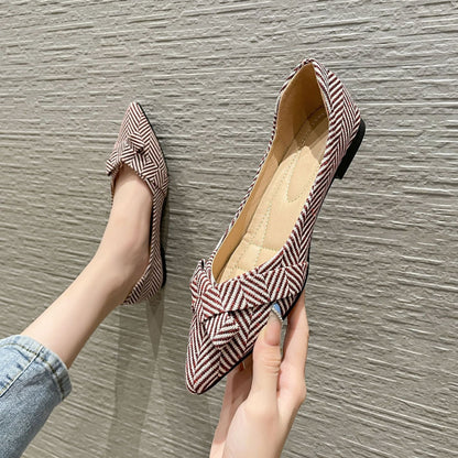Internet famous single shoes, flat soled grandma shoes, pointed flat shoes for women, soft soled shallow mouthed lady shoes