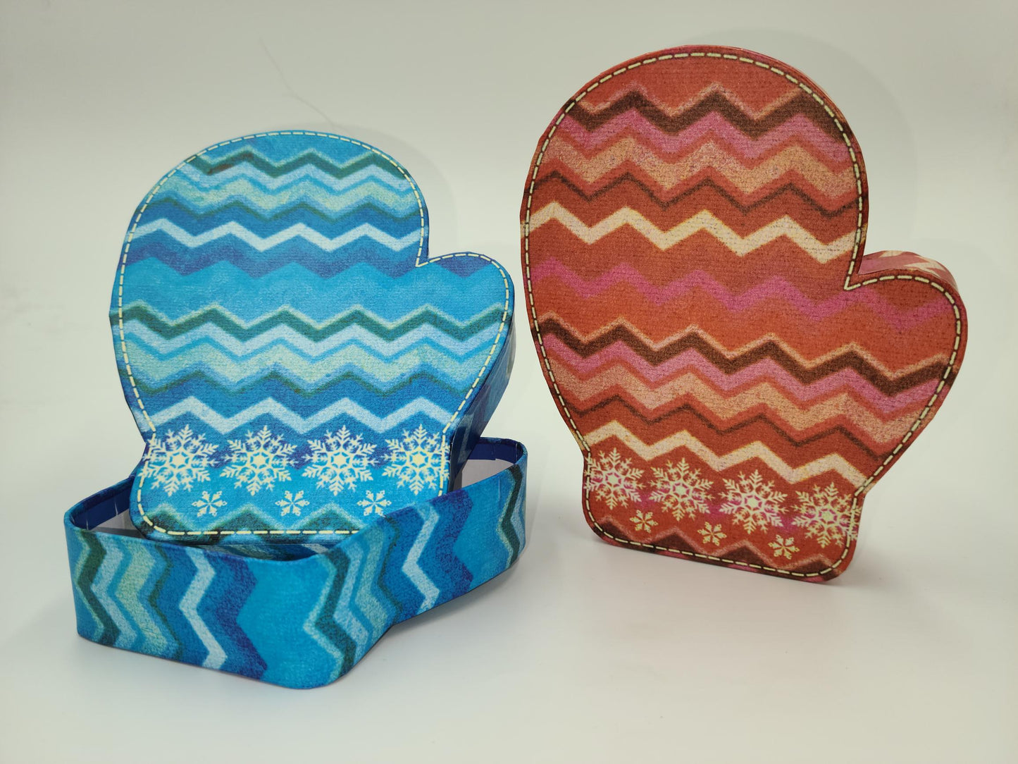 "Mittens" Holiday Gift Box