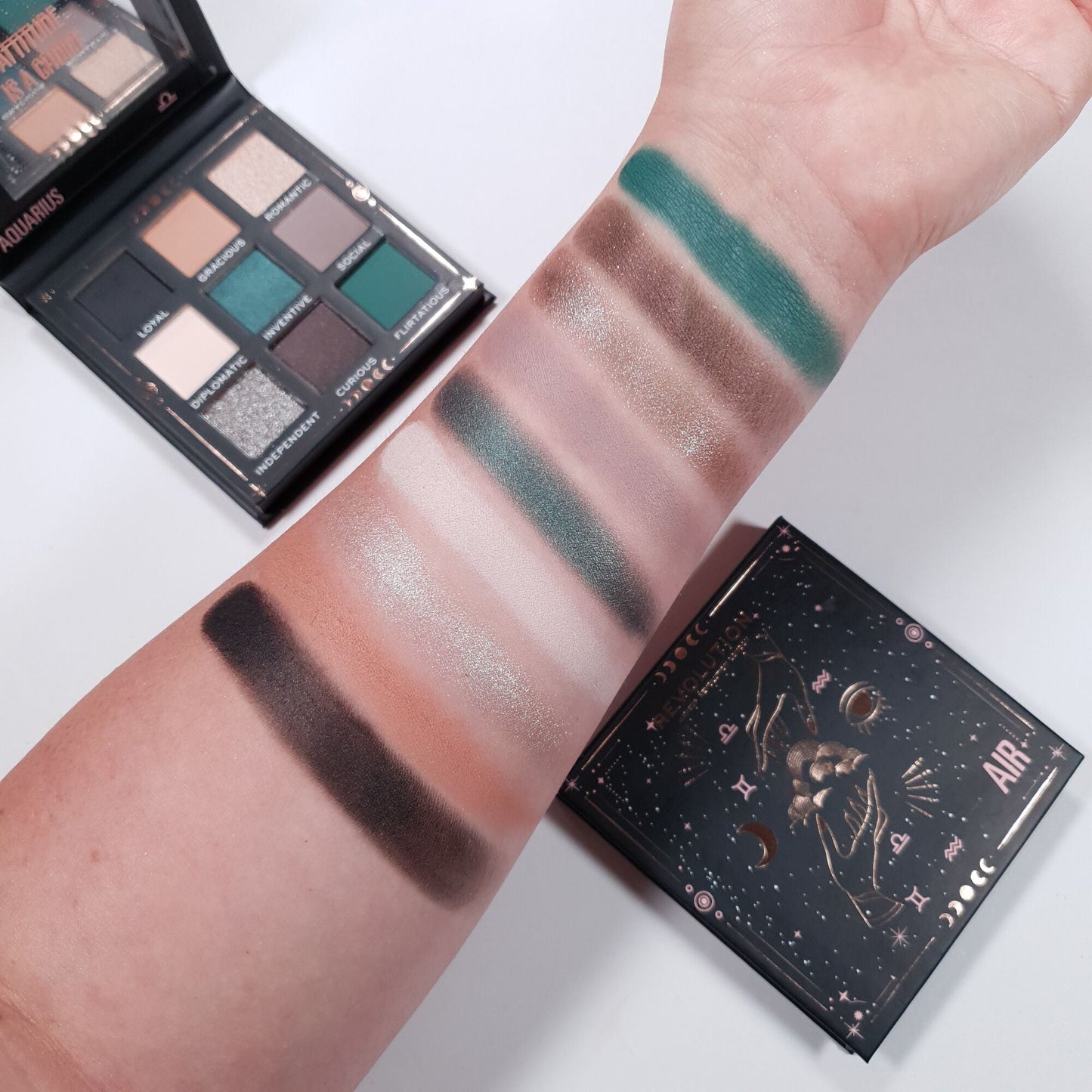 REVOLUTION New Fantasy Shadow Palette