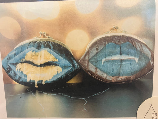 Lip Purse DIY