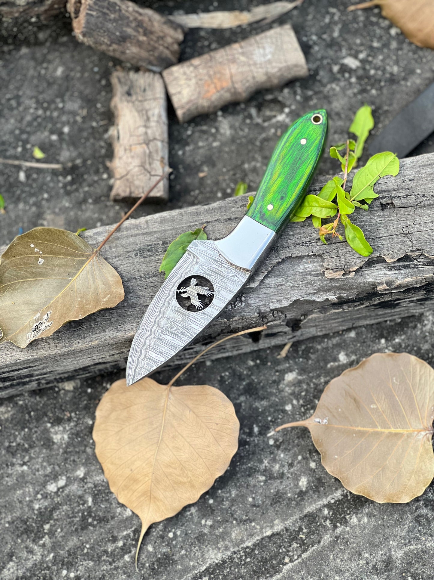 Skinner Knives – 8" Forged Damascus Steel Blade with Pakkawood/Wire Cut Handles & Leather Sheath