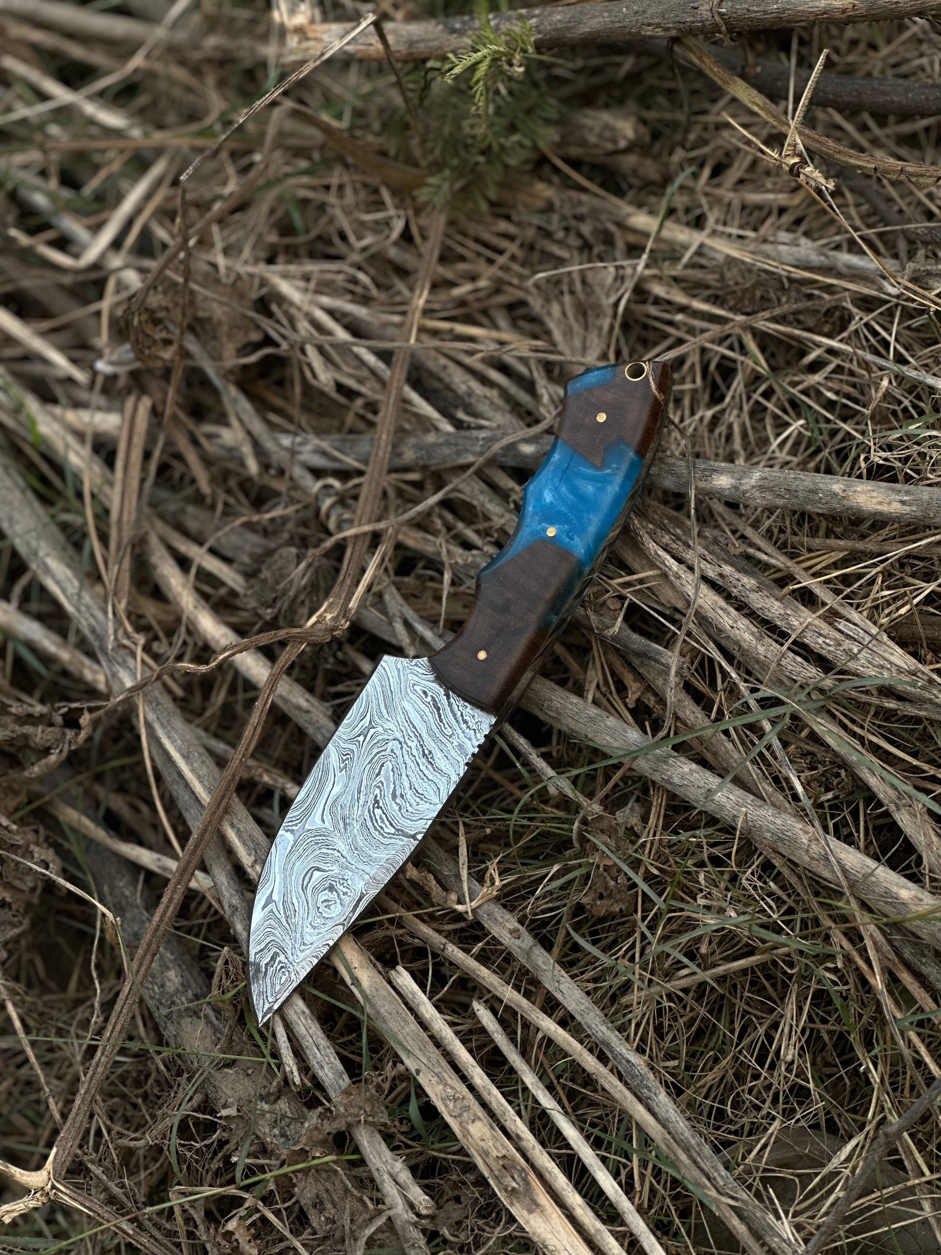 Gutting Knives – 10" Handmade Damascus Steel Hunting Knife with Rosewood or Resin Handle & Leather Sheath