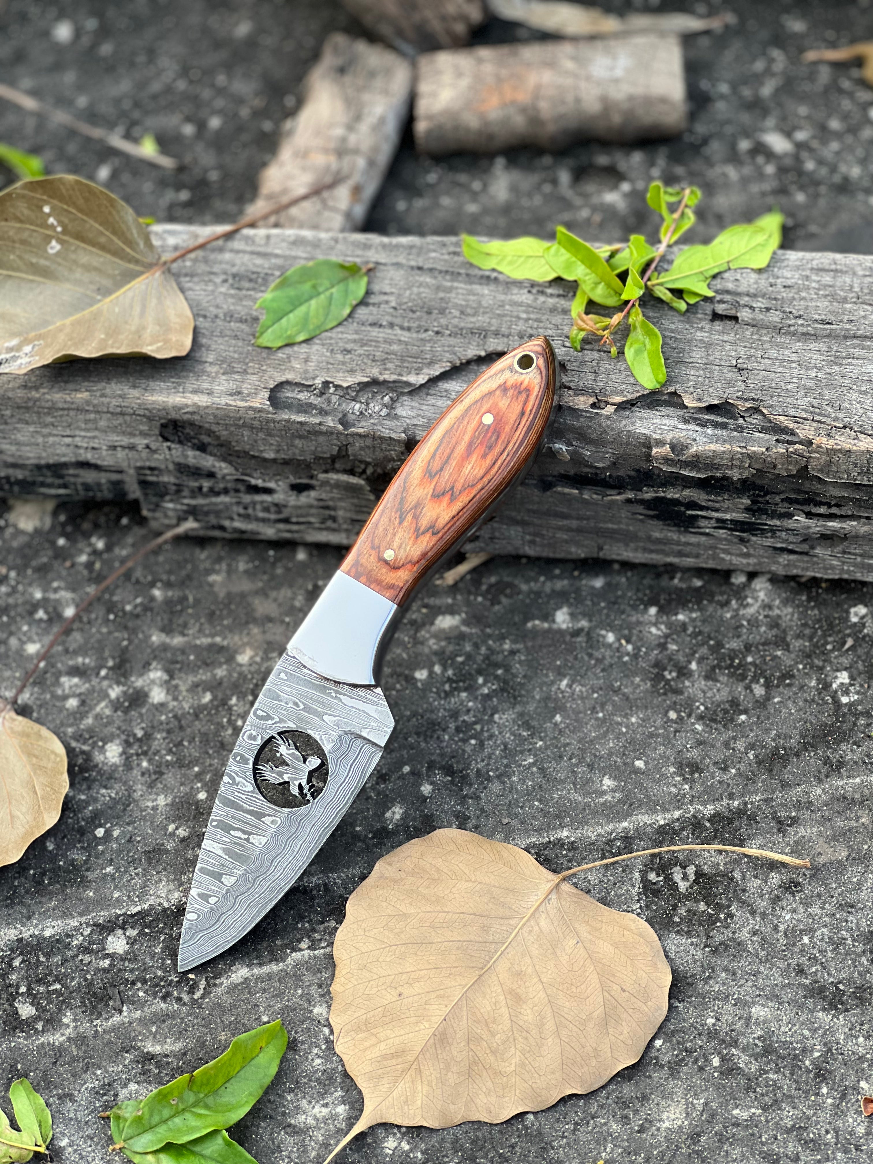 Skinner Knife – 8" Forged Damascus Steel Blade with Wire-Cut, Pakkawood & Steel Bolster Handle + Leather Sheath