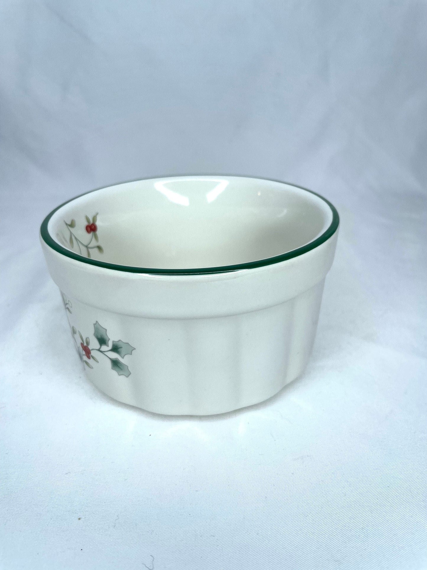 Pfaltzgraff Winterberry Soufflé/Soup Bowl