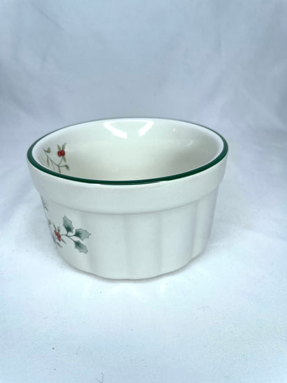Pfaltzgraff Winterberry Soufflé/Soup Bowl