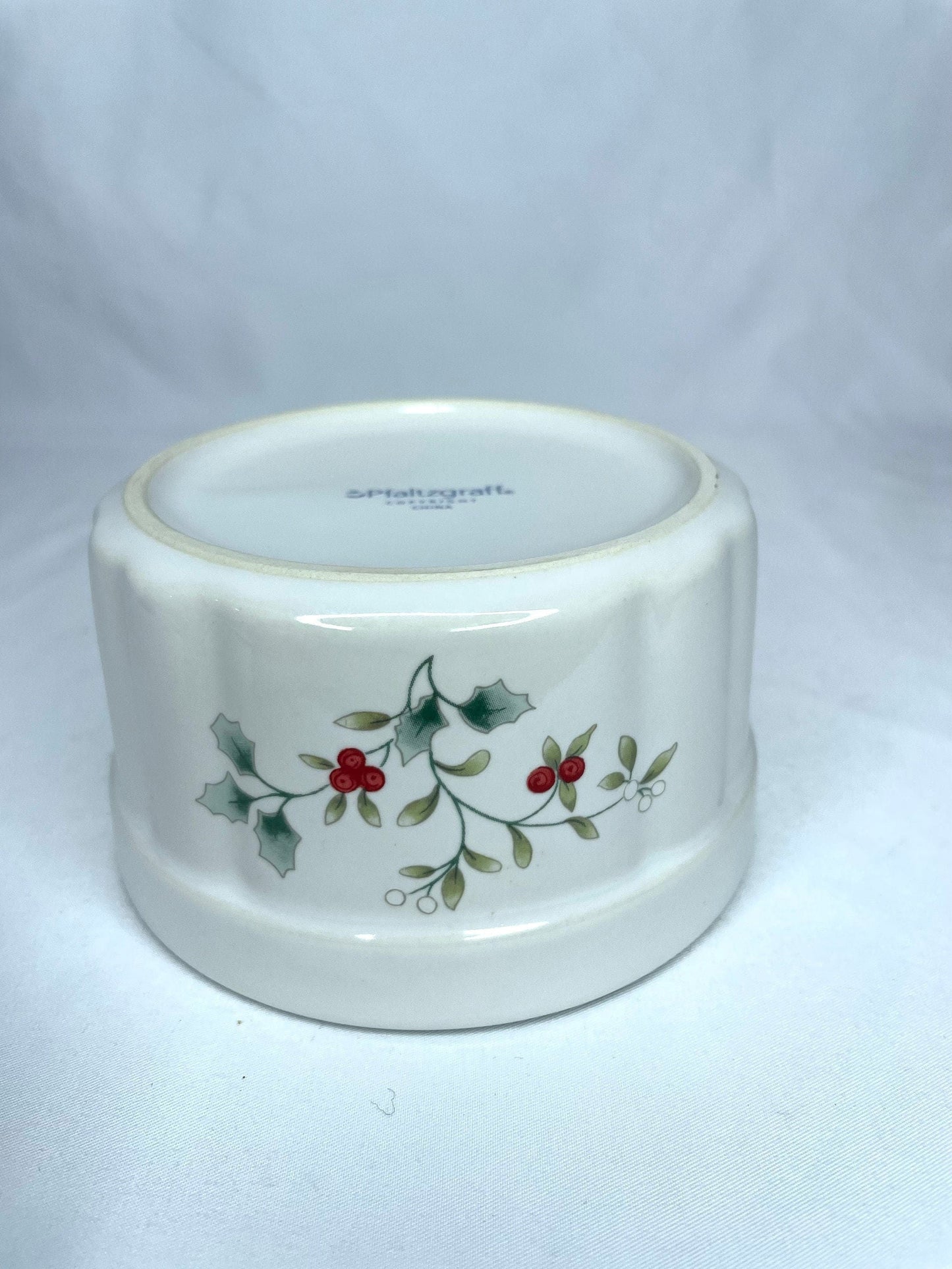 Pfaltzgraff Winterberry Soufflé/Soup Bowl