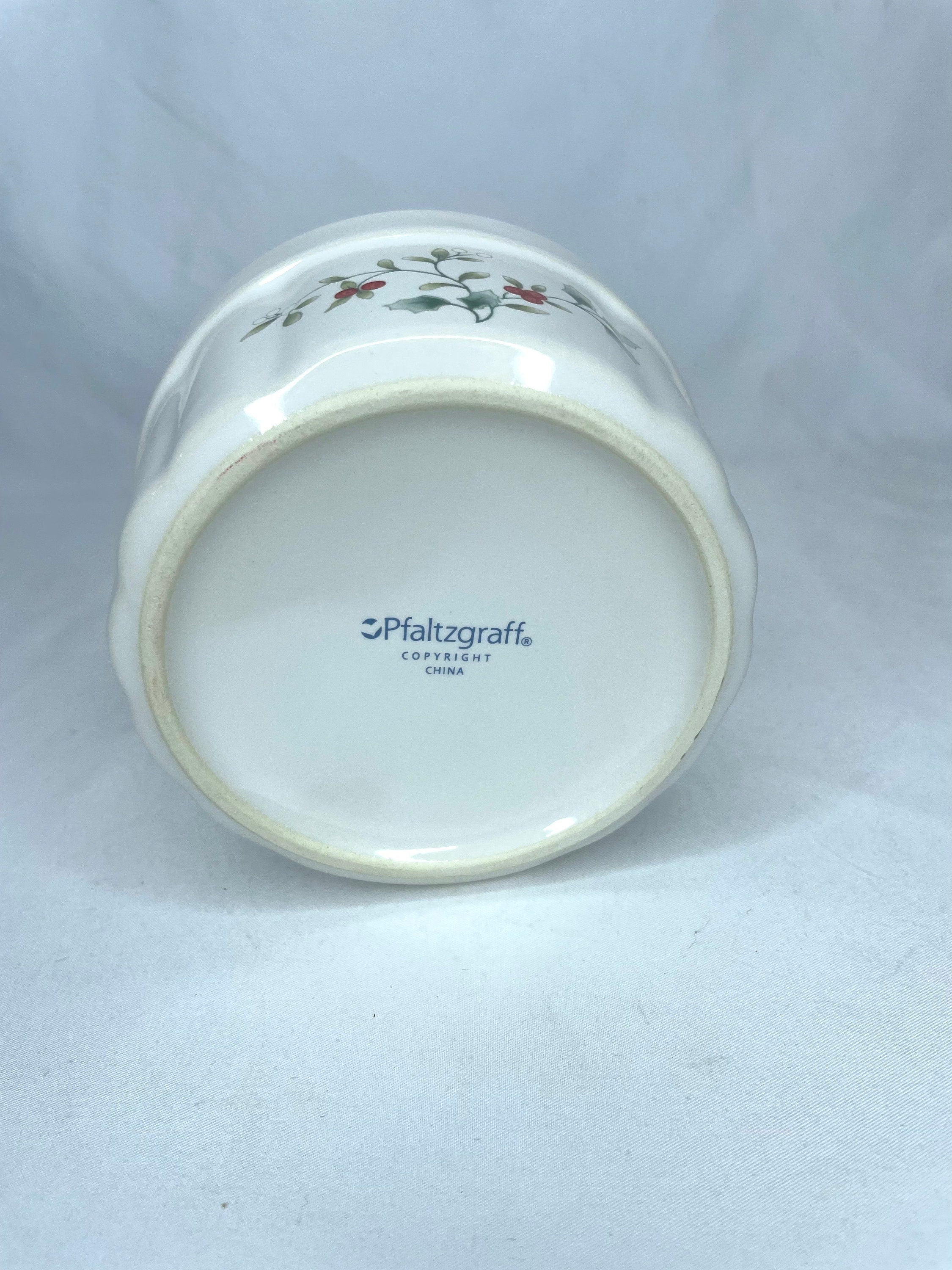 Pfaltzgraff Winterberry Soufflé/Soup Bowl