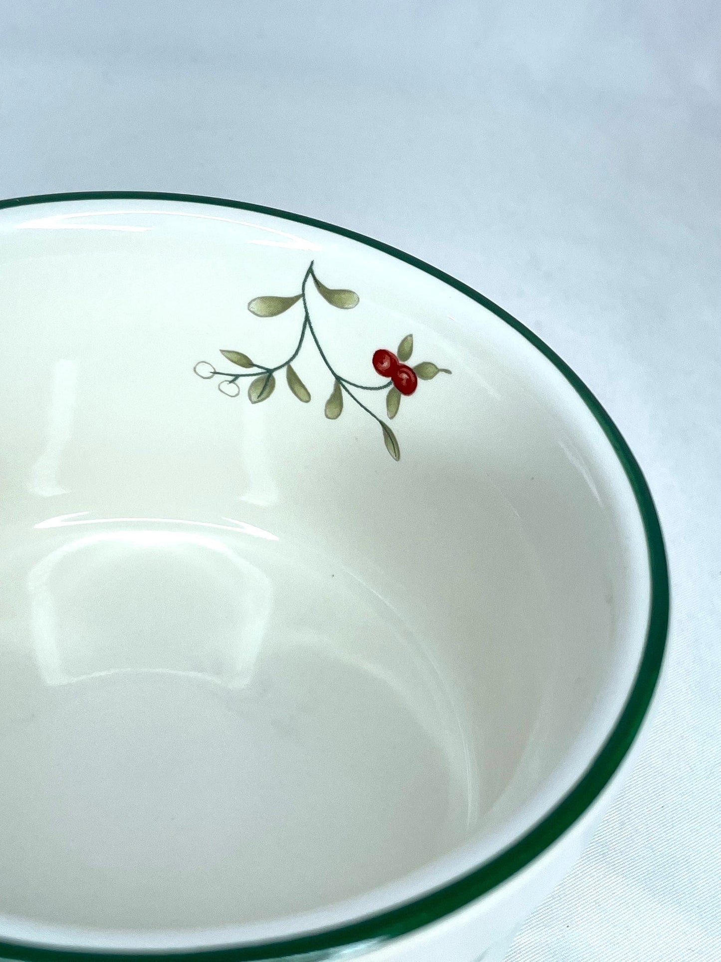 Pfaltzgraff Winterberry Soufflé/Soup Bowl