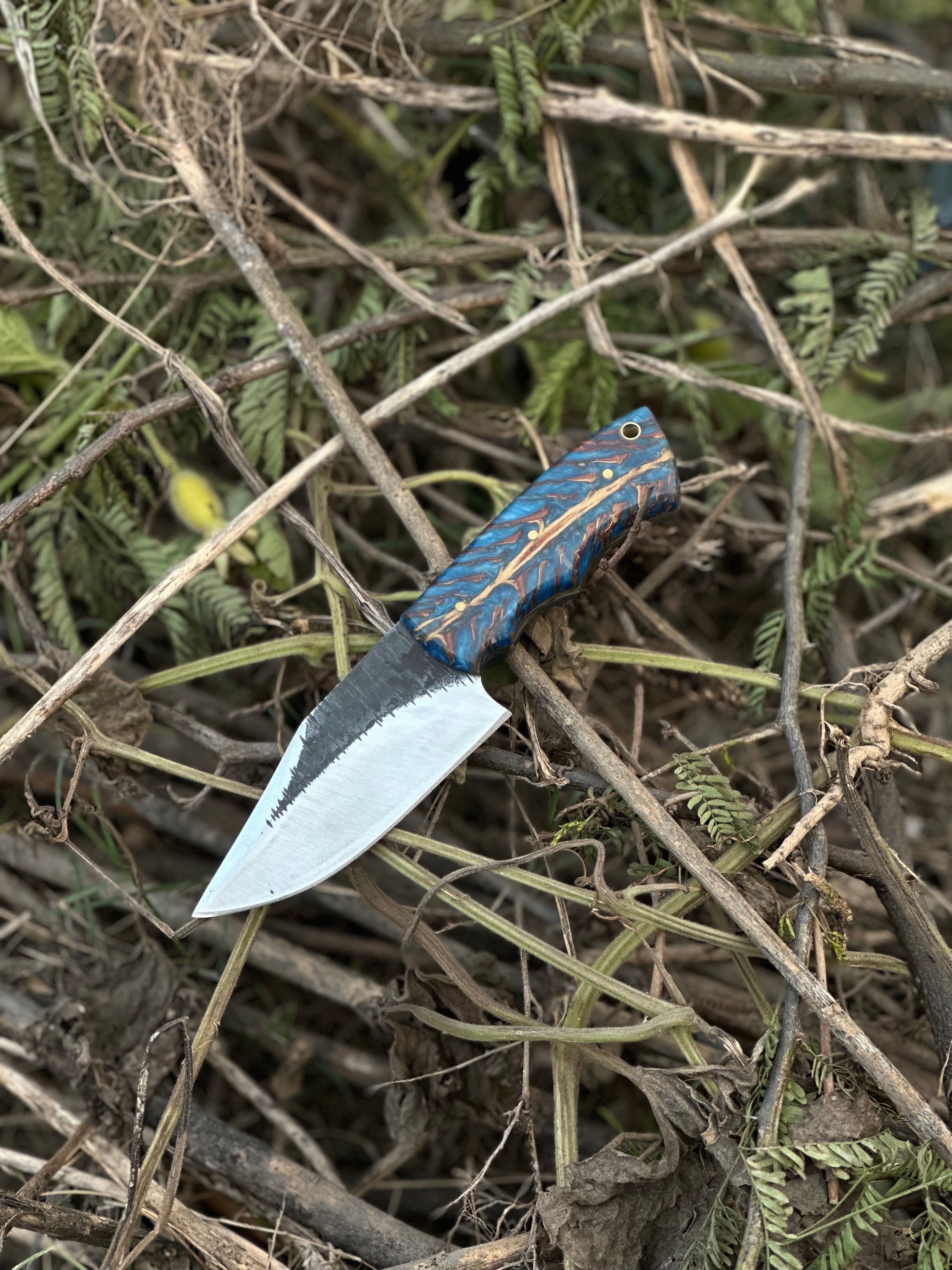 Hunters Knives – 9" D2 Steel Blade with Epoxy Pine Cone Resin Handle & Leather Sheath