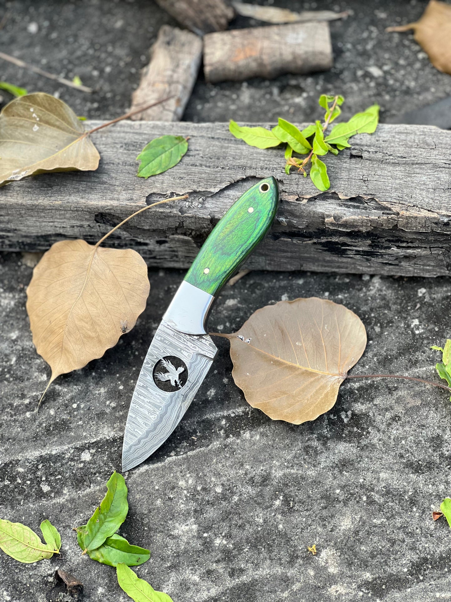 Skinner Knives – 8" Forged Damascus Steel Blade with Pakkawood/Wire Cut Handles & Leather Sheath