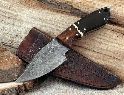 Skinning Knife – 8" Forged Damascus Steel Blade with Buffalo Horn & Rosewood Handle, Leather Sheath
