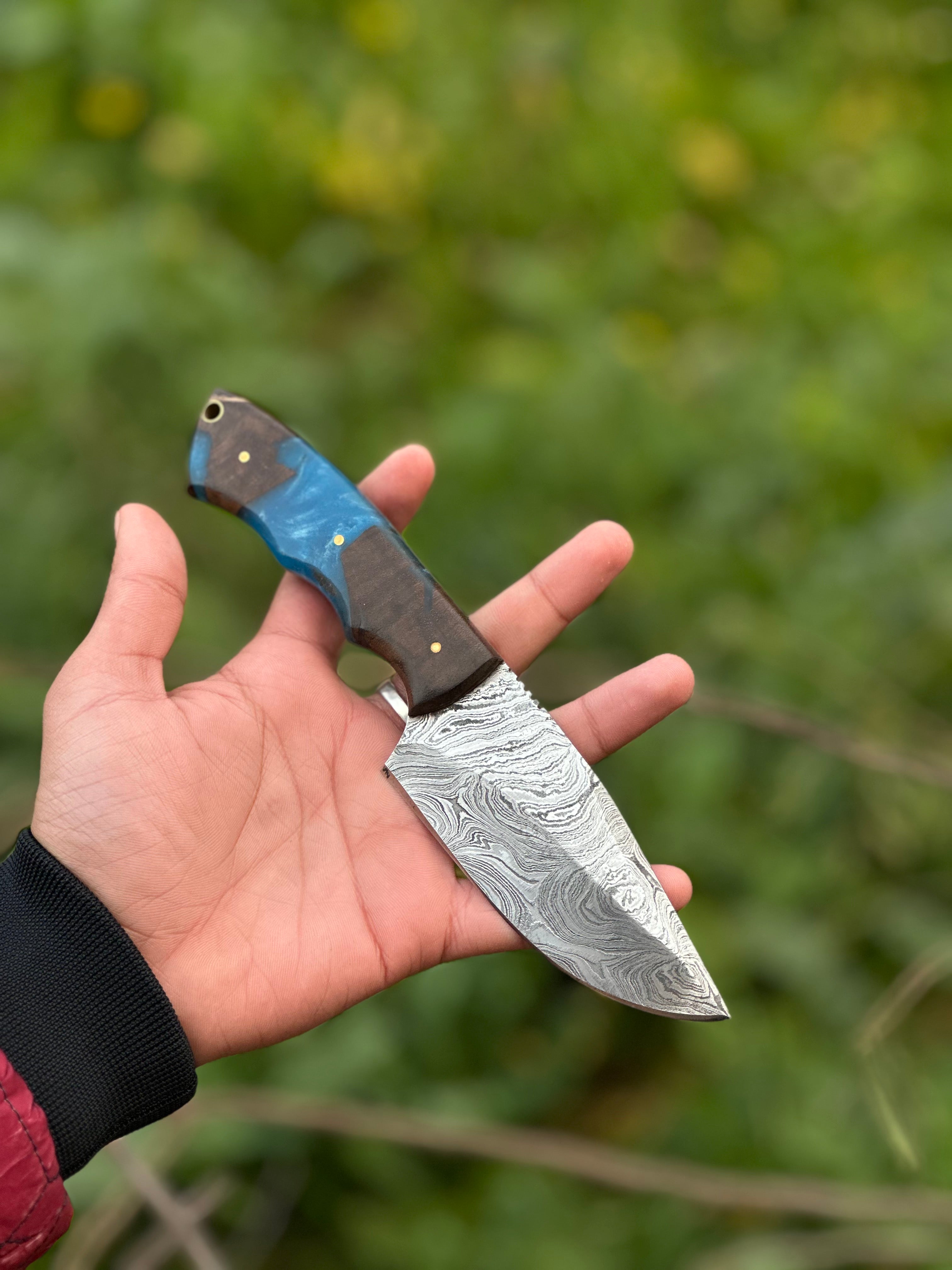 Gutting Knives – 10" Handmade Damascus Steel Hunting Knife with Rosewood or Resin Handle & Leather Sheath