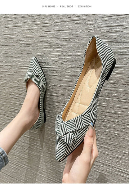 Internet famous single shoes, flat soled grandma shoes, pointed flat shoes for women, soft soled shallow mouthed lady shoes