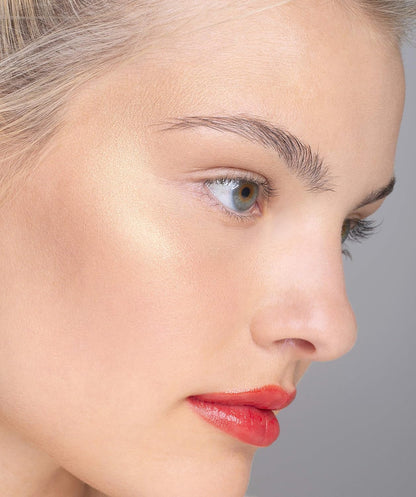 ESSENCE Pure Nude Highlighter