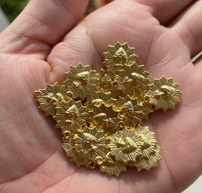 The Little Sacred Heart® Scalloped Necklace