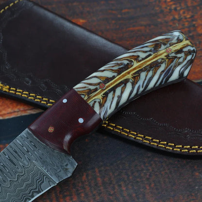 Best Knives for Hunting – 8.5" Damascus Steel Blade with Pine Cone Resin Handle & Leather Sheath