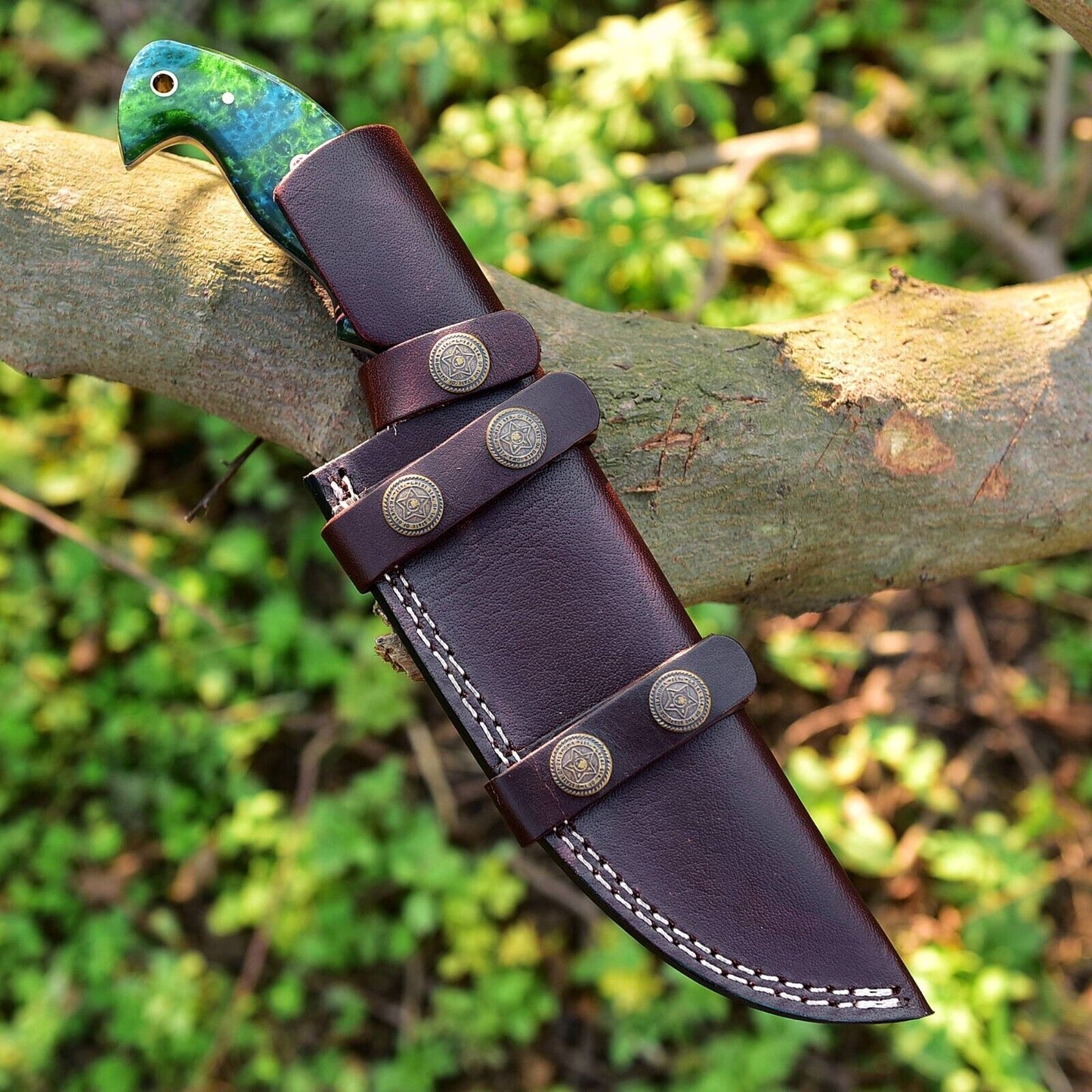 Custom Handmade Damascus Skinning Knife – 4.5" Resin Handle Blade for Seasonal Hunts