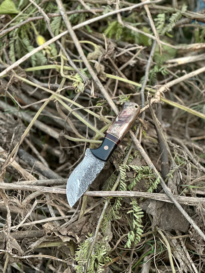 Hunting Knives for Sale – 9" Damascus Steel Blade with Sheep Horn/Resin Handle & Leather Sheath