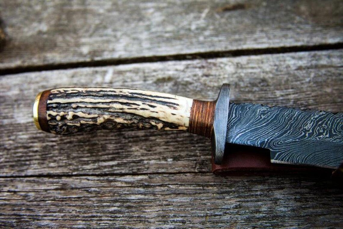 Damascus Steel 1800s Bowie Knife – 15" with Damascus Steel Guard & Stag Horn Handle, Includes Leather Sheath