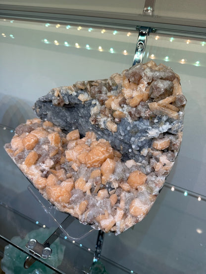 Red Apophyllite and Stilbite on Chalcedony 8KG