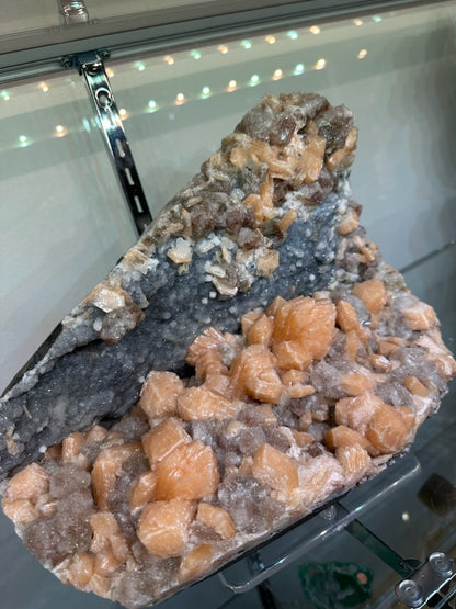 Red Apophyllite and Stilbite on Chalcedony 8KG