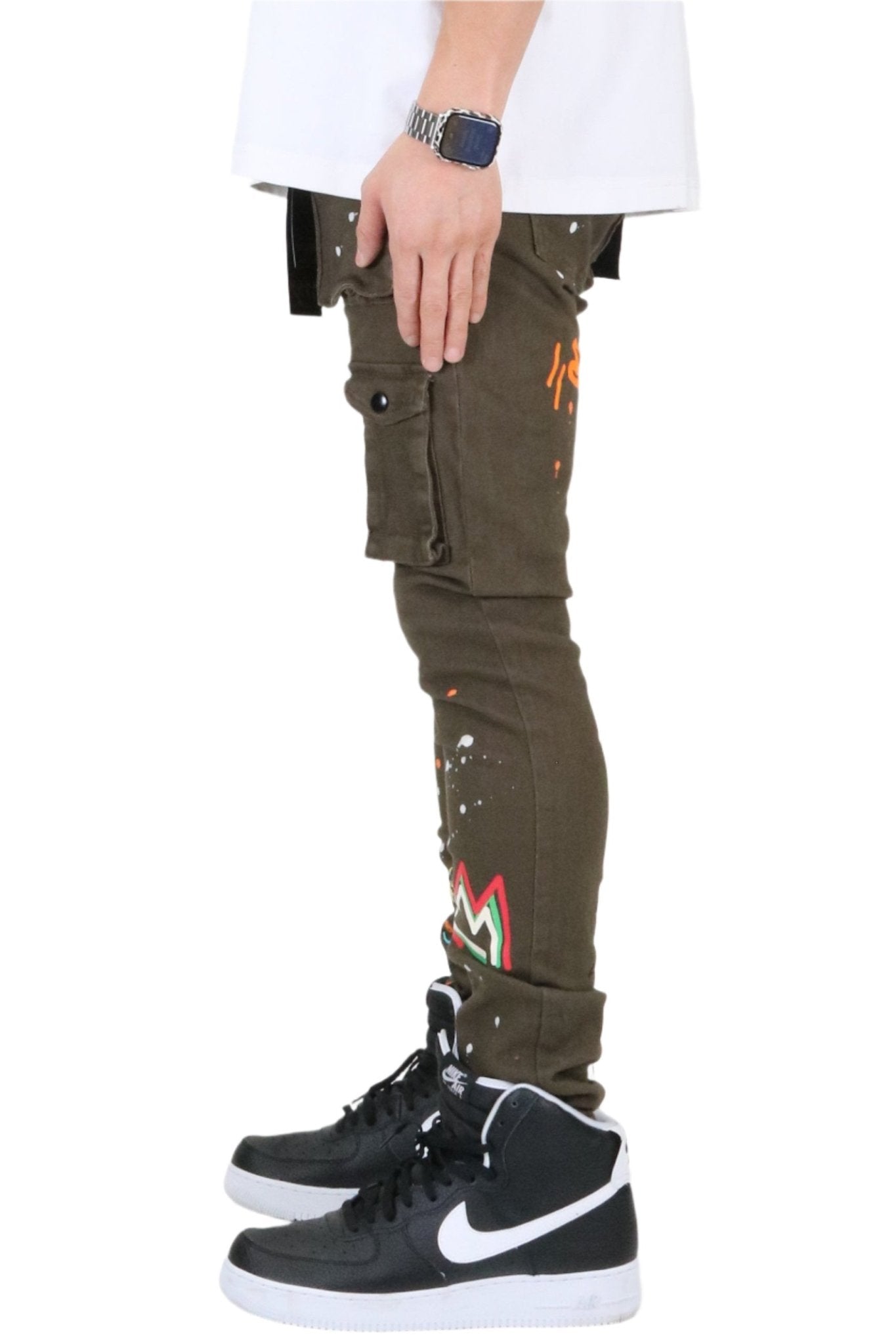 Zati Men's premium skinny twill cargo pants.