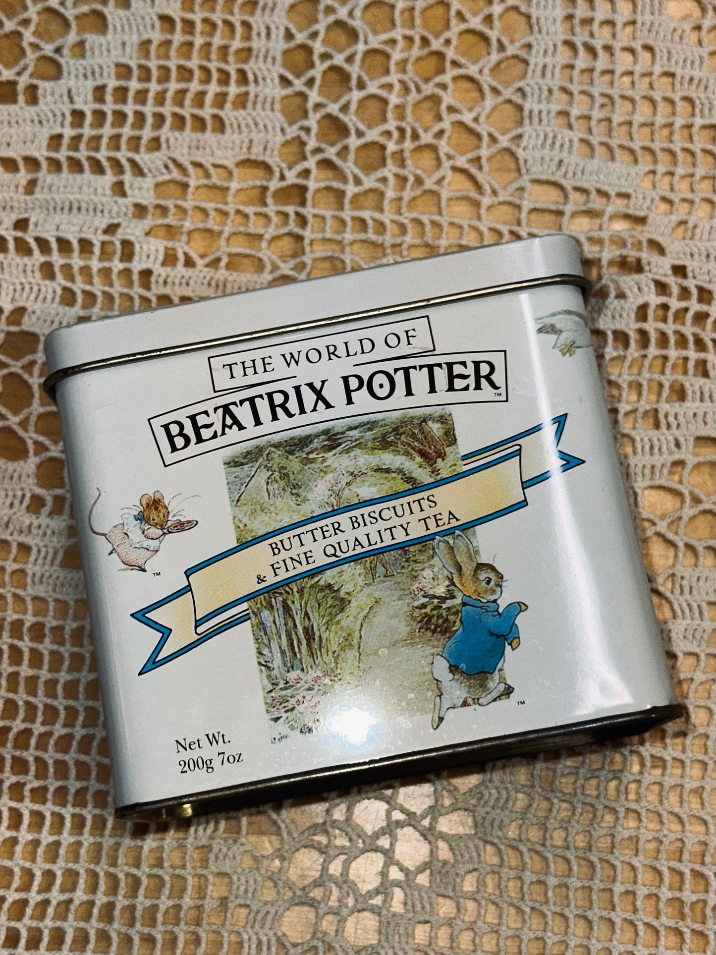 Vintage Tin Treasures – Retro Collectible Tins