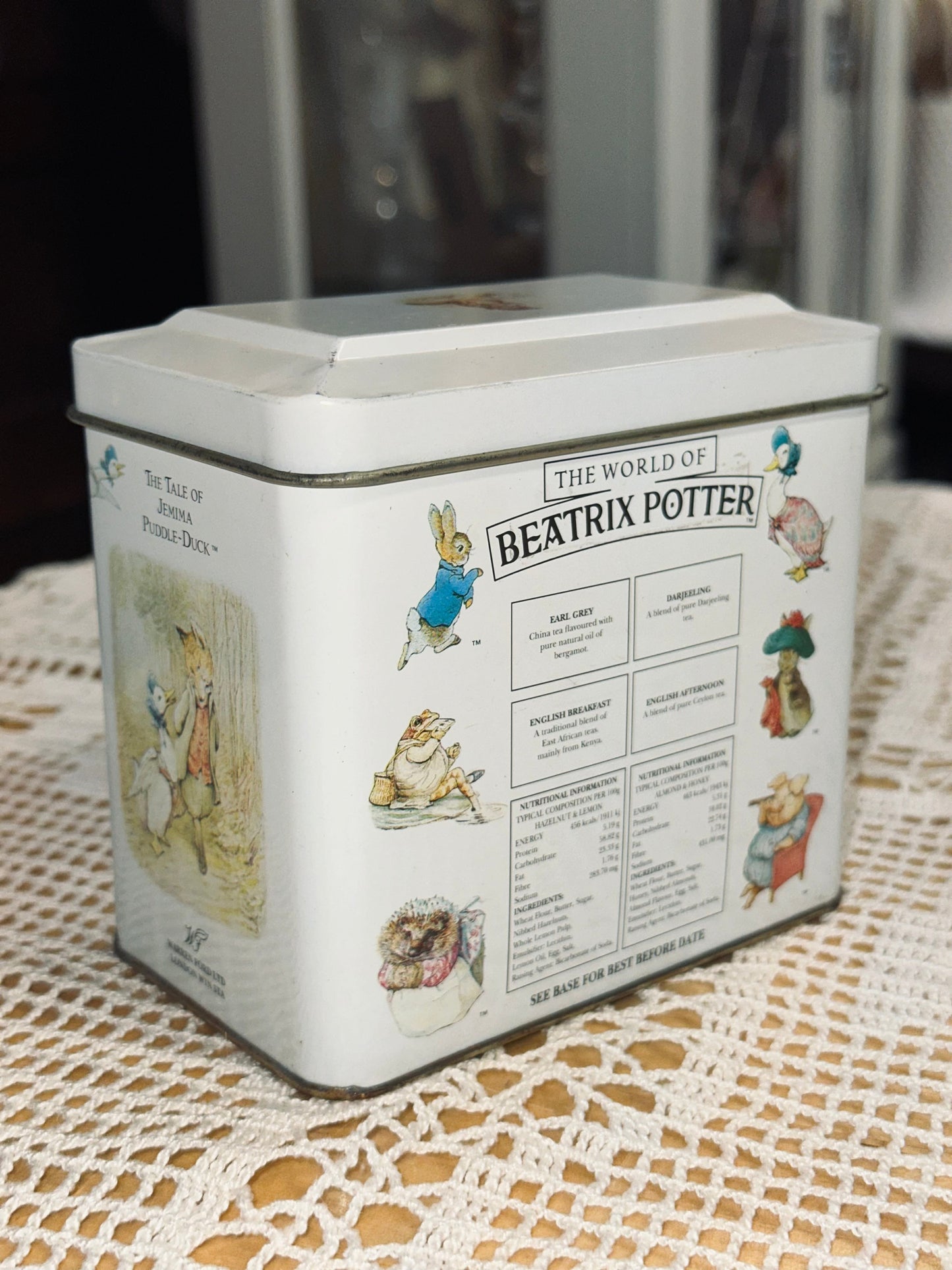 Vintage Tin Treasures – Retro Collectible Tins