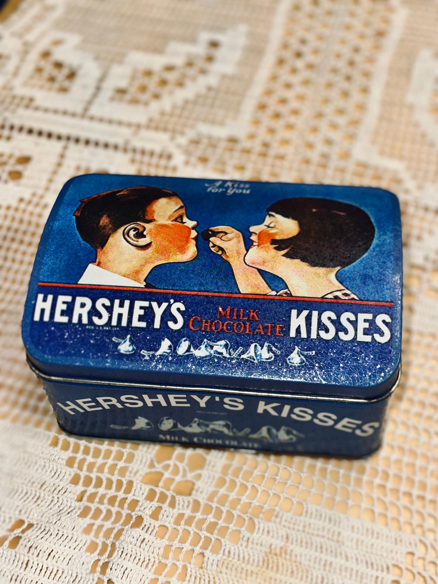 Vintage Tin Treasures – Retro Collectible Tins