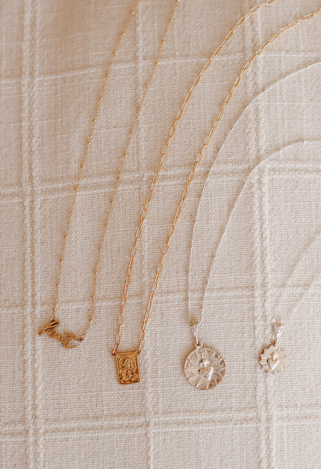 The Little Sacred Heart® minimalist version in silver