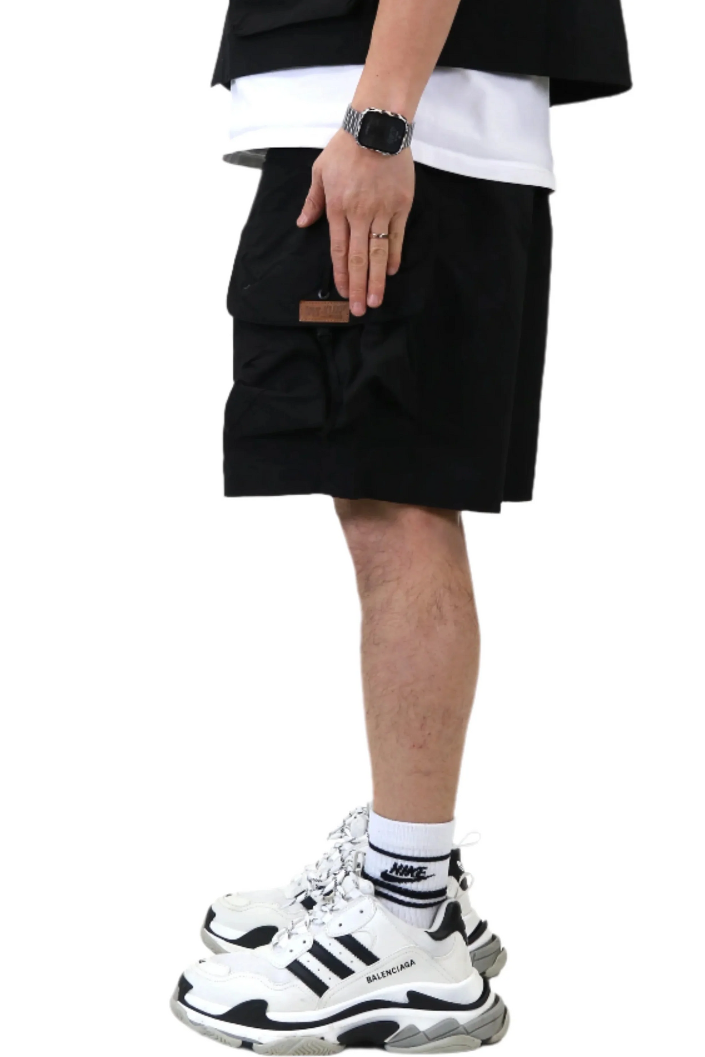 VUSE Fine Twill Wide bottom opening short pants.