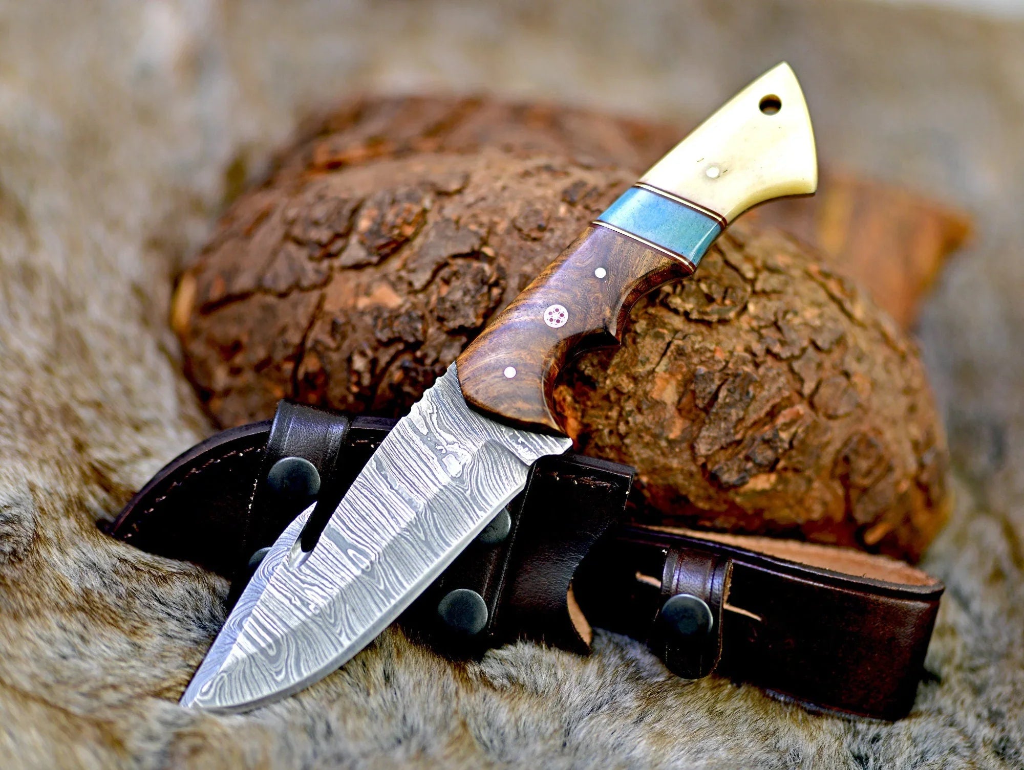 Premium Damascus Guthook Skinning Knife – Rosewood & Bone Handle – 10” Hunting Essential