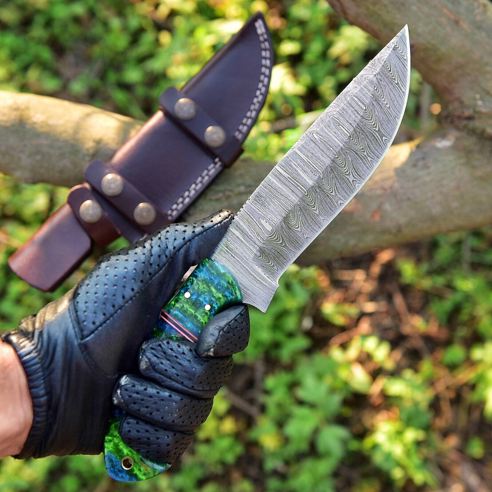 Custom Handmade Damascus Skinning Knife – 4.5" Resin Handle Blade for Seasonal Hunts