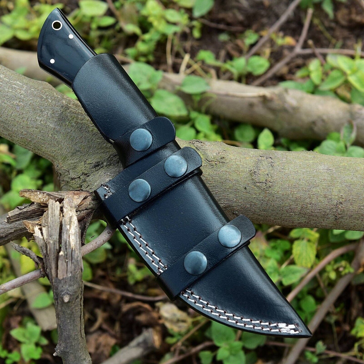 Custom Handmade Skinning Knife - Damascus Steel Blade, Buffalo Horn & Camel Bone Handle