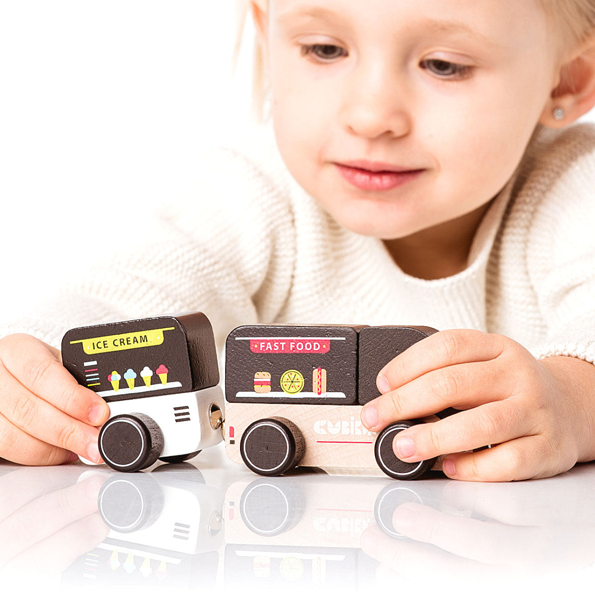 Wise Elk/Cubika Wooden toy - Food truck