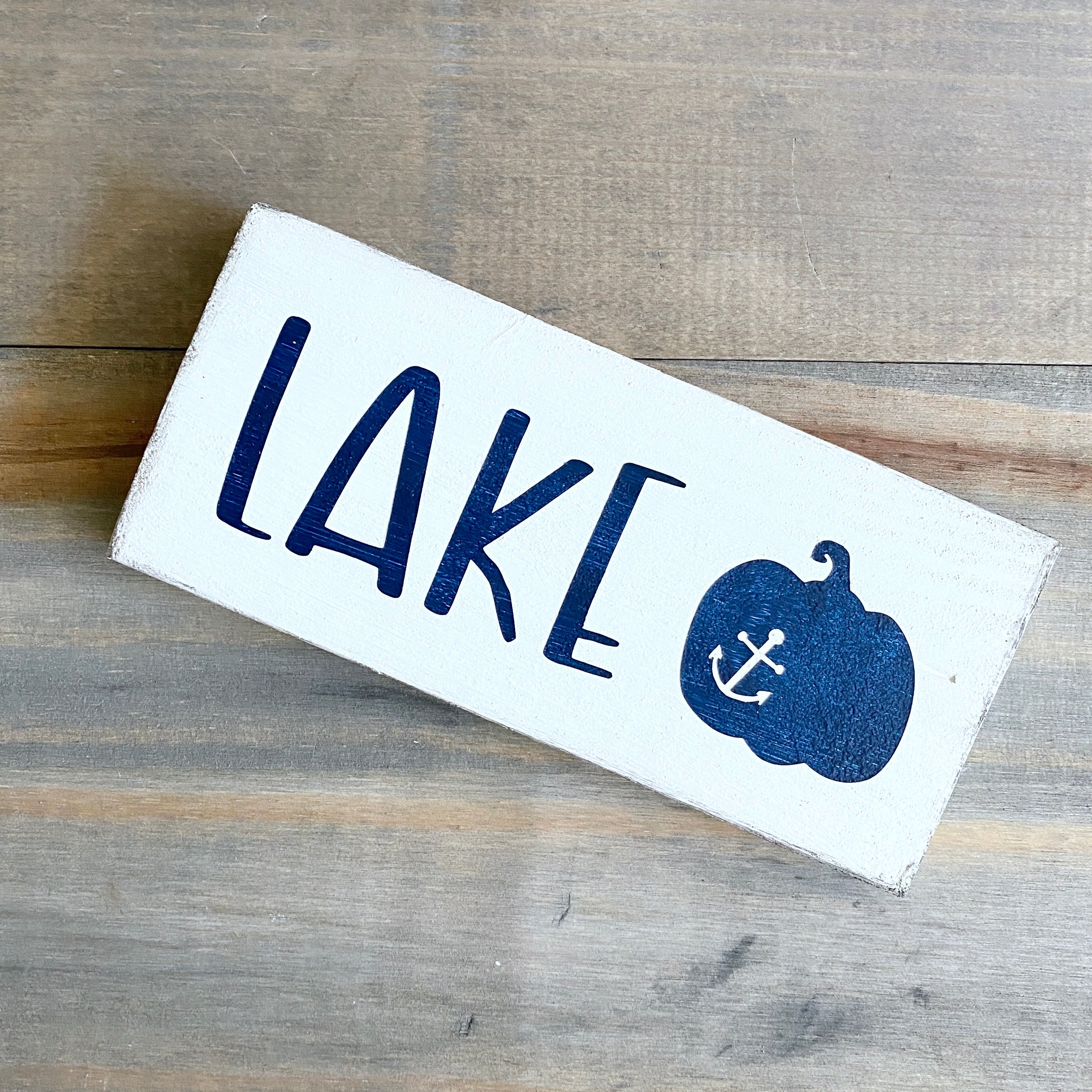Lake Pumpkin Sign, 8 x 3in