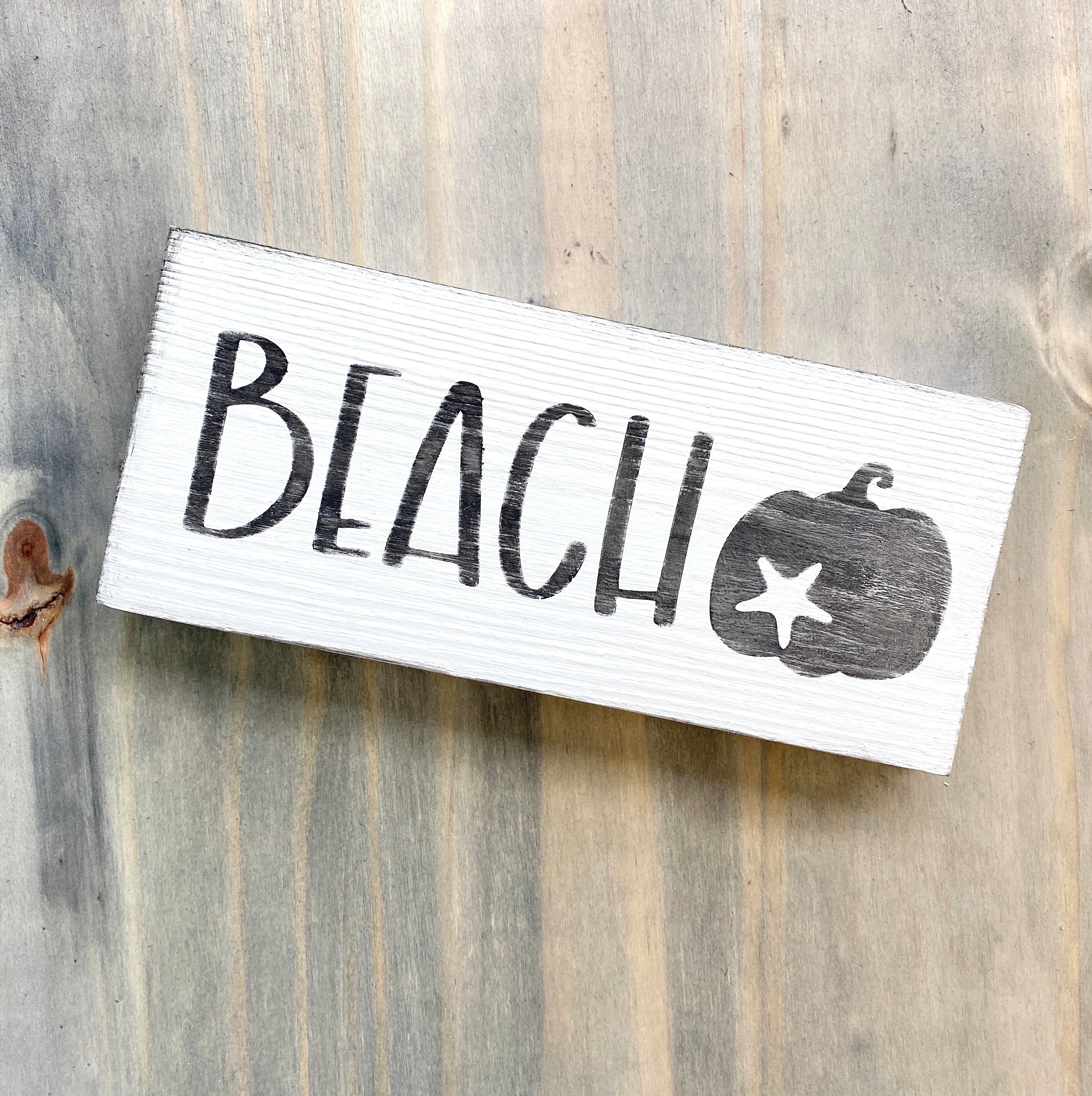 Beach Pumpkin Sign, 8 x 3in