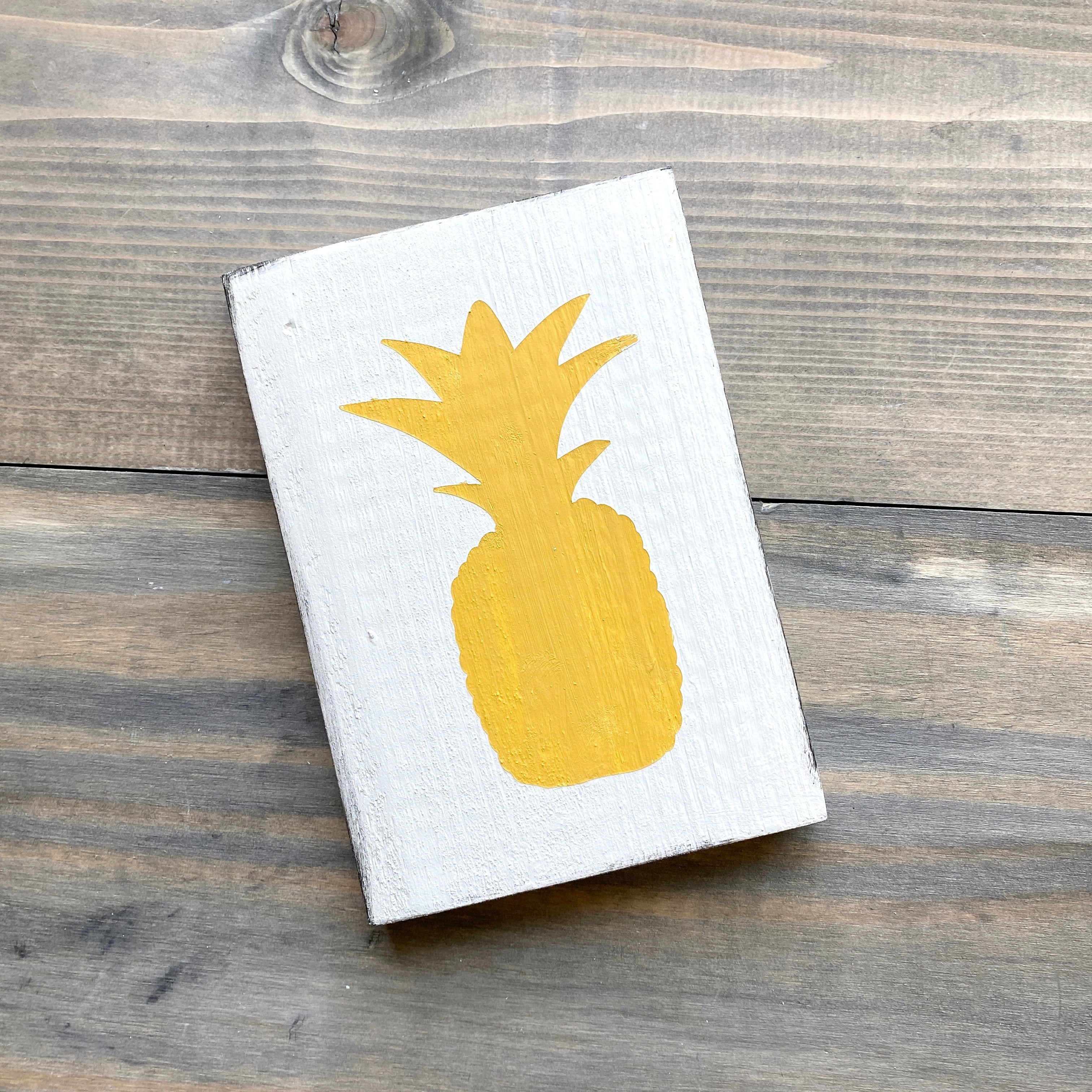 Pineapple Sign
