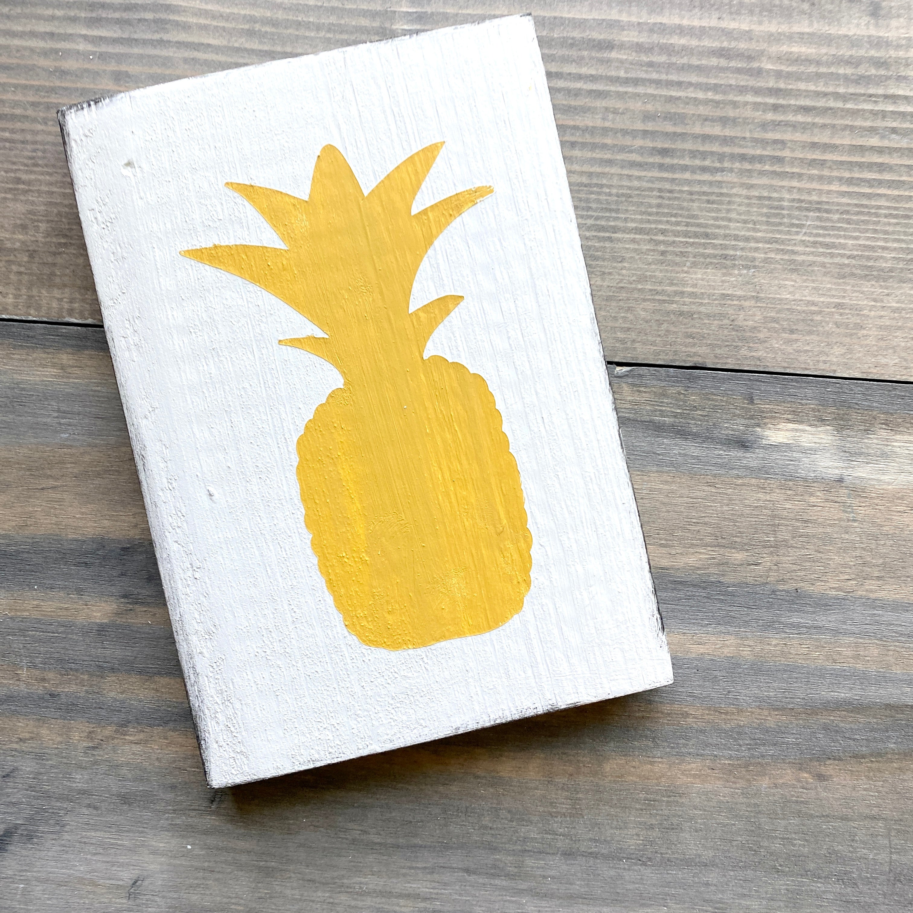 Pineapple Sign