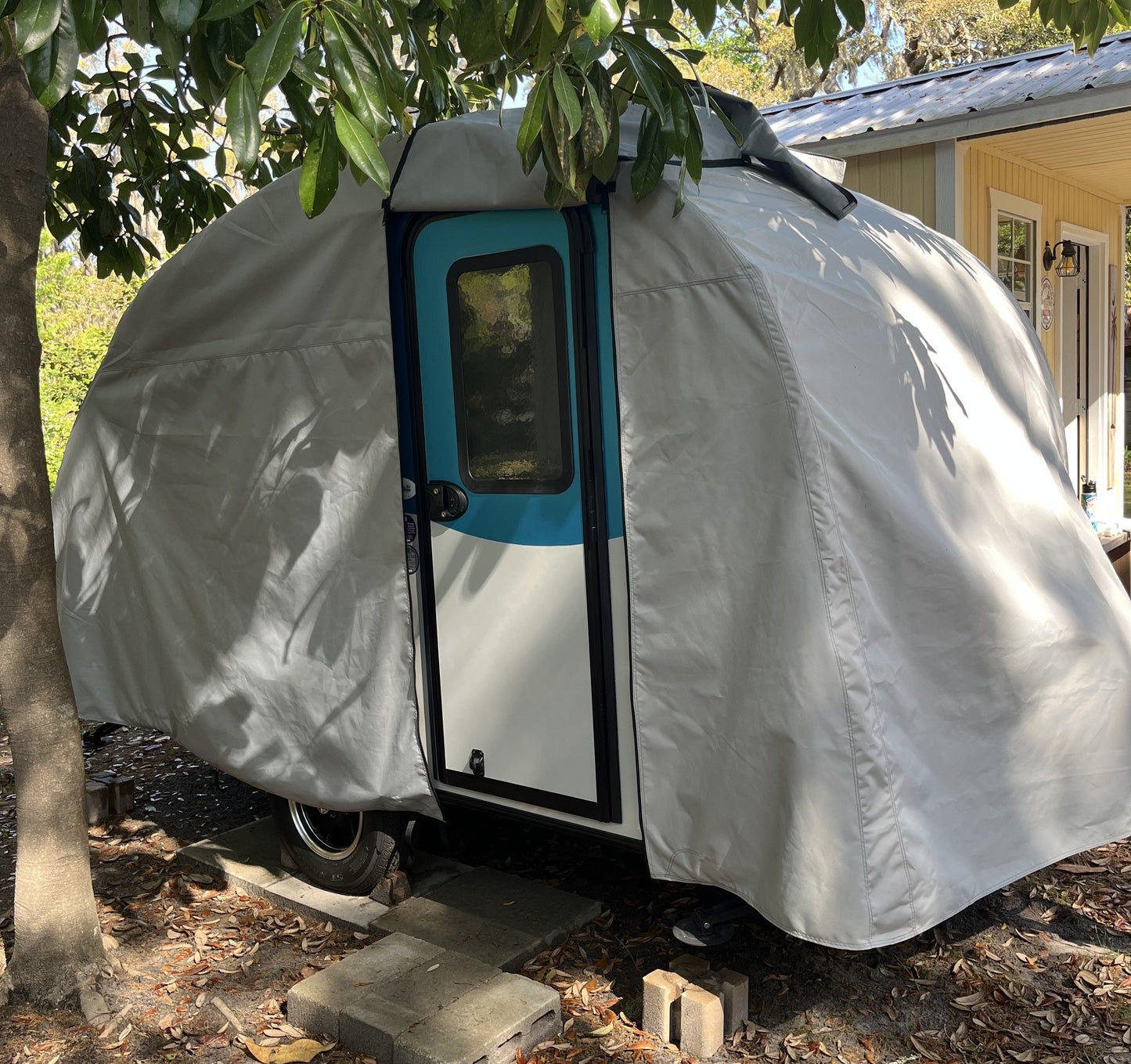 Helio O Series Trailer Cover by PahaQue Heavy Duty MagnaTuf Protection