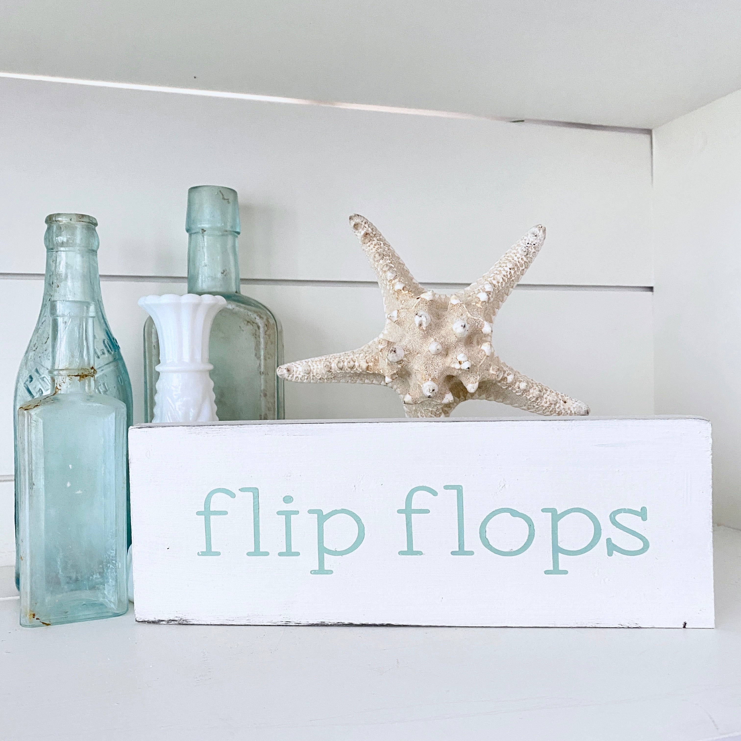 Flip Flop Word Sign